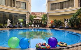 Four Seasons Place Pattaya